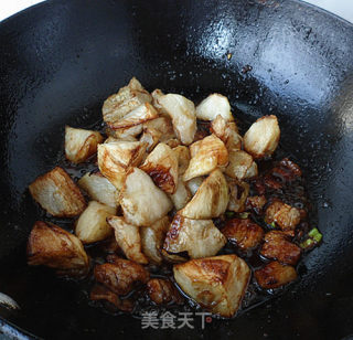 Home Cooking-roasted Eggplant with Sauce-flavored Pork Slices recipe