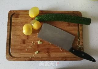 Cucumber to Egg Mix with Nepeta recipe