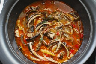 A Little Trick to Make A Mellow and Delicious "hot and Sour Taste"-home Cooking [eel Vermicelli Pot] recipe