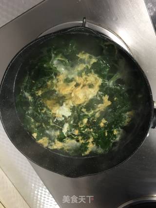 Chrysanthemum Leaf Egg Soup recipe