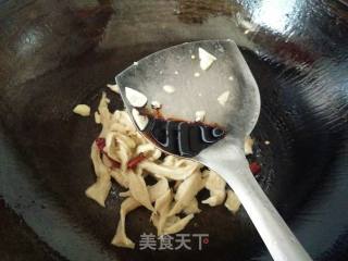 Fried Gluten with Coriander recipe