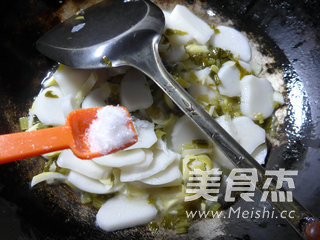 Stir-fried Rice Cake with Pickled Vegetables and Bamboo Shoots recipe