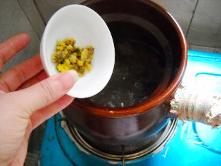 Chrysanthemum Barley and Pigeon Soup recipe