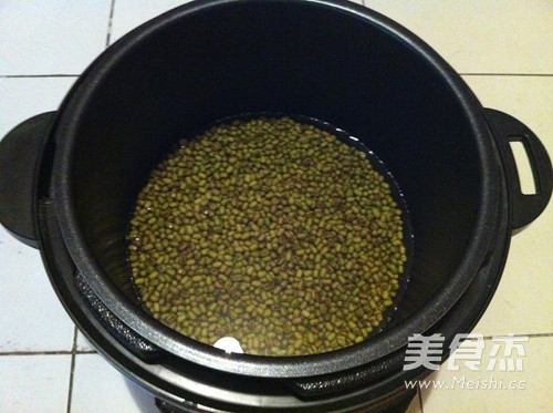 Purple Sweet Potato Spiral Mung Bean Crisp Balls recipe