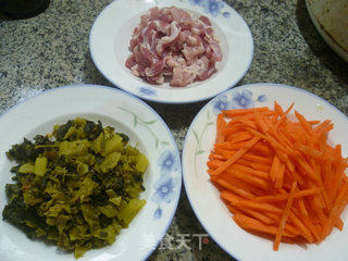 Stir-fried Pork Belly with Sauerkraut and Carrot recipe