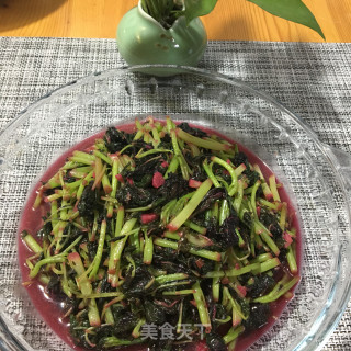 Stir-fried Red Amaranth with Minced Garlic recipe