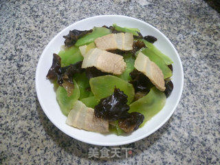 Fried Lettuce with Sliced Pork and Black Fungus recipe