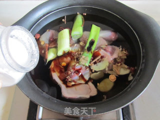 Duck Gizzards Mixed with Coriander Fungus recipe