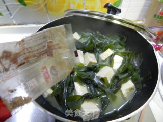 Seaweed Tofu Soup recipe