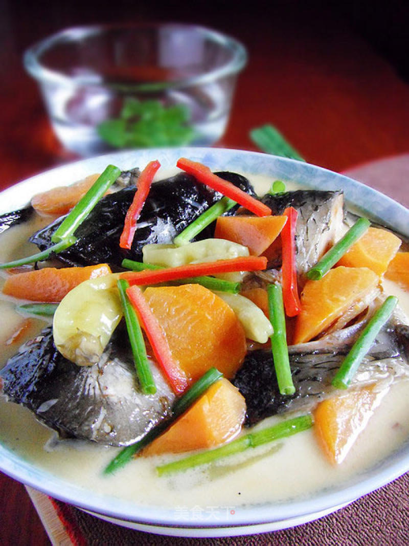 Simple and Simple-fried Fish Head with Pickled Pepper