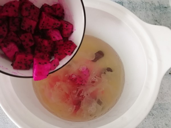 Dragon Fruit Tremella Soup recipe