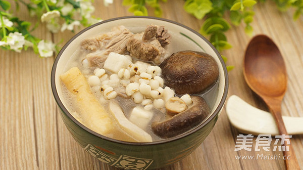 Yam Fuling Coix Dehumidifying and Warming Stomach Soup recipe