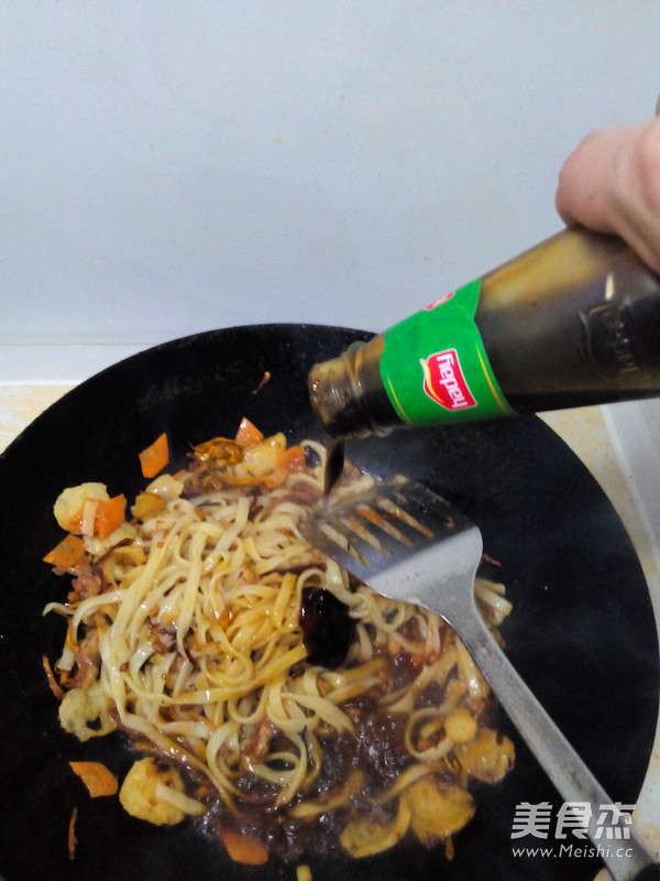 Fried Noodles with Cordyceps Chicken and Fish Balls recipe