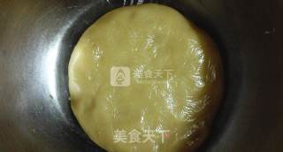 Mooncakes with Egg Yolk and Lotus Seed Paste recipe