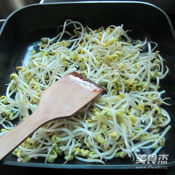 Fried Soybean Sprouts recipe