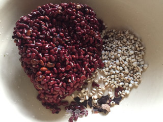 Replenishing Blood and Dehumidifying Red Bean and Barley Water recipe