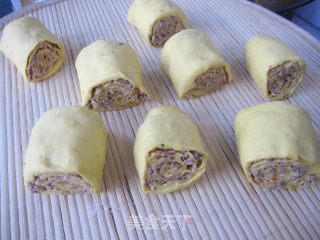 Golden Pumpkin Roulade recipe