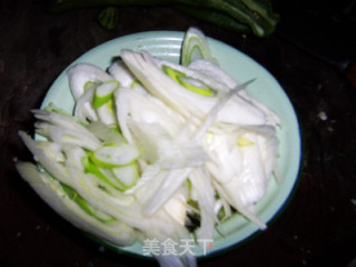 Fried Pork with Green Onions, A Must-eat in Winter recipe