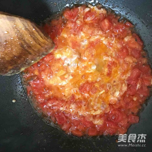 Tomato and Egg Braised Noodles recipe