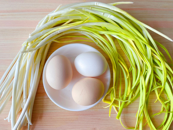 Scrambled Eggs with Garlic recipe