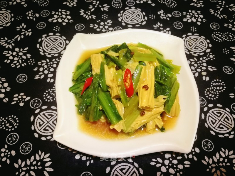 #团圆饭# Stir-fried Yuba with Oily Wheat and Vegetables recipe