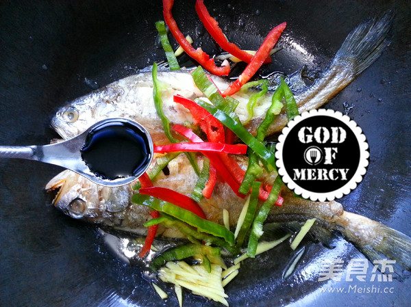 Braised Yellow Fish with Beer and Douban recipe