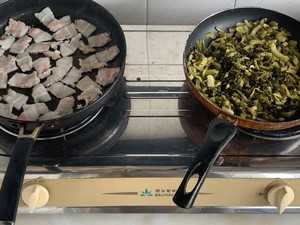 Stir-fried Pork Belly with Sauerkraut recipe