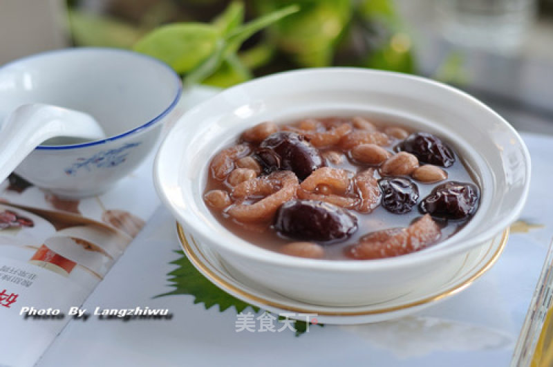 Red Date Peanut Pork Skin Soup recipe