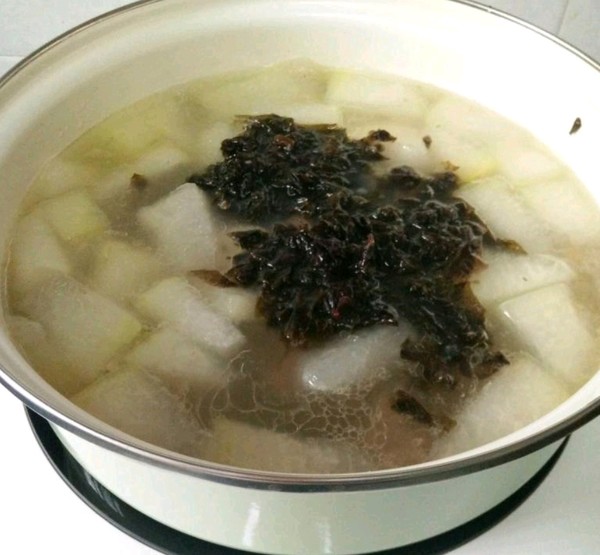 Seaweed Pork Ribs Soup recipe