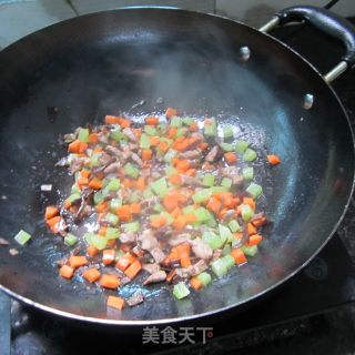 Home-style Stir-fry-four-vegetable Fried Diced Pork recipe