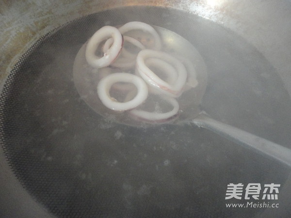 Fried Squid Rings with Leek recipe
