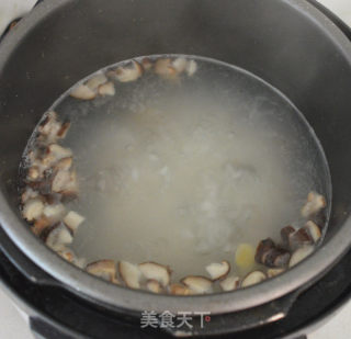 Mussel Dried Mushroom Congee recipe