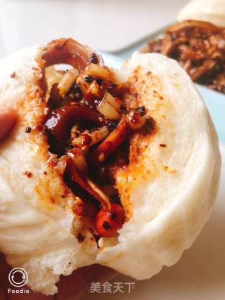Sweet Steamed Buns with Red Oil Pork Ears recipe