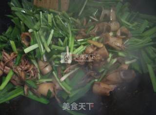 Stir-fried Sea Hare with Leek recipe