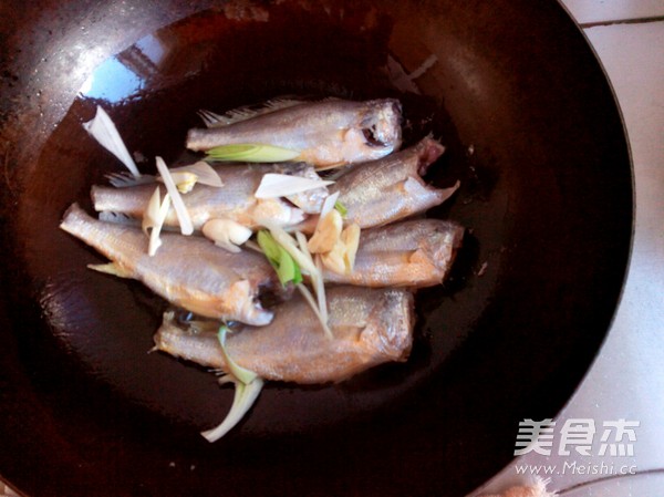 Home Stewed Yellow Croaker recipe