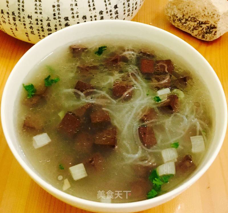 Pig Blood Vermicelli Soup for Nourishing Yin and Lungs in Autumn recipe