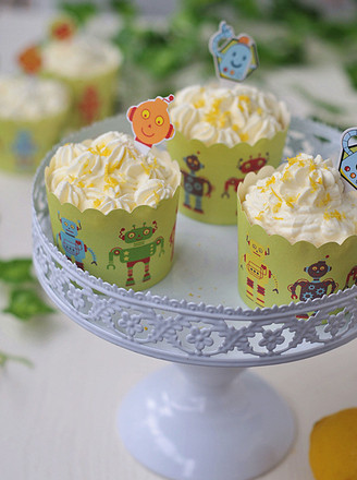 Fragrant Lemon Cupcakes recipe