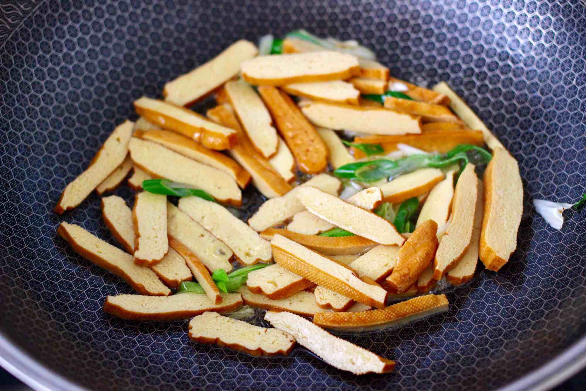 Stir-fried Zucchini with Spicy Dried Spicy recipe