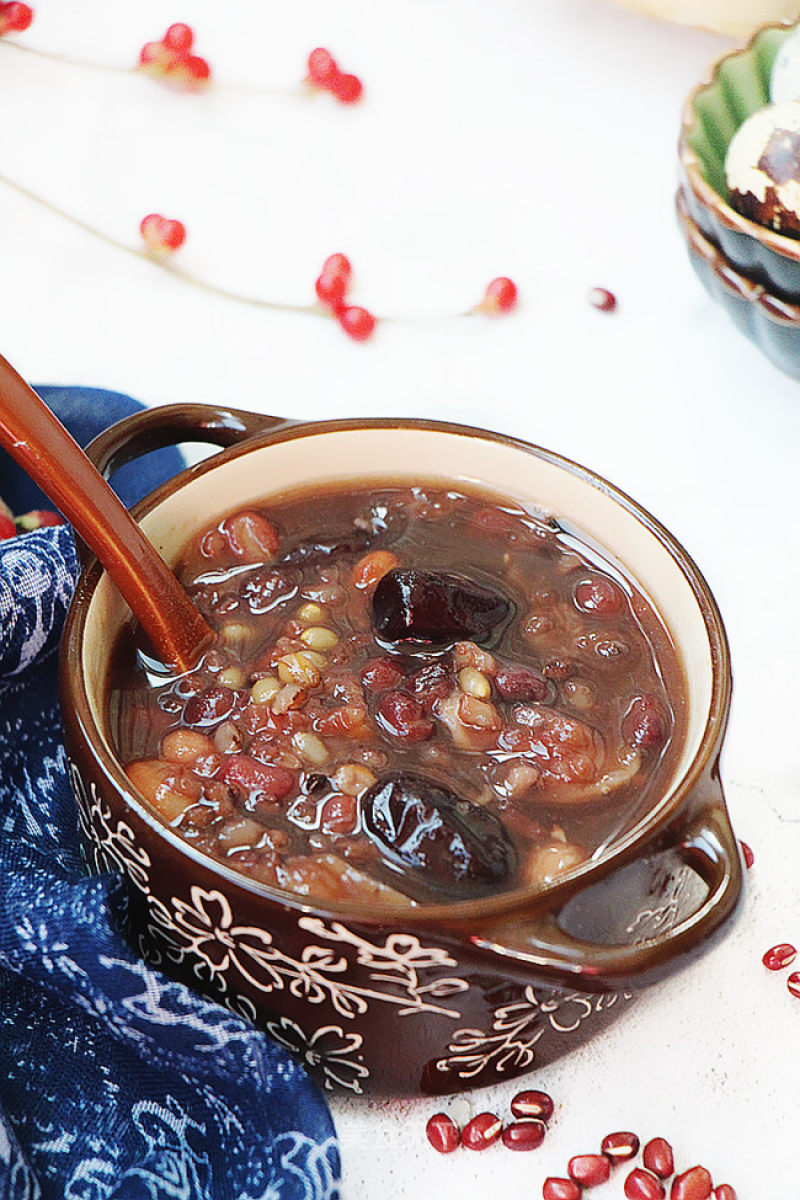 Porridge with Red Dates and Peanuts recipe