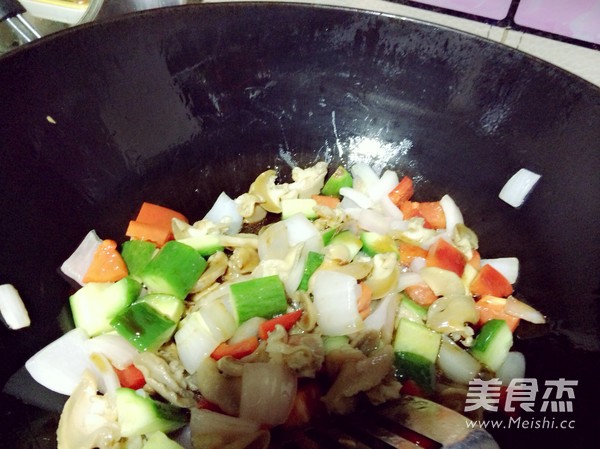 Stir-fried Snail Meat with Three Vegetables recipe