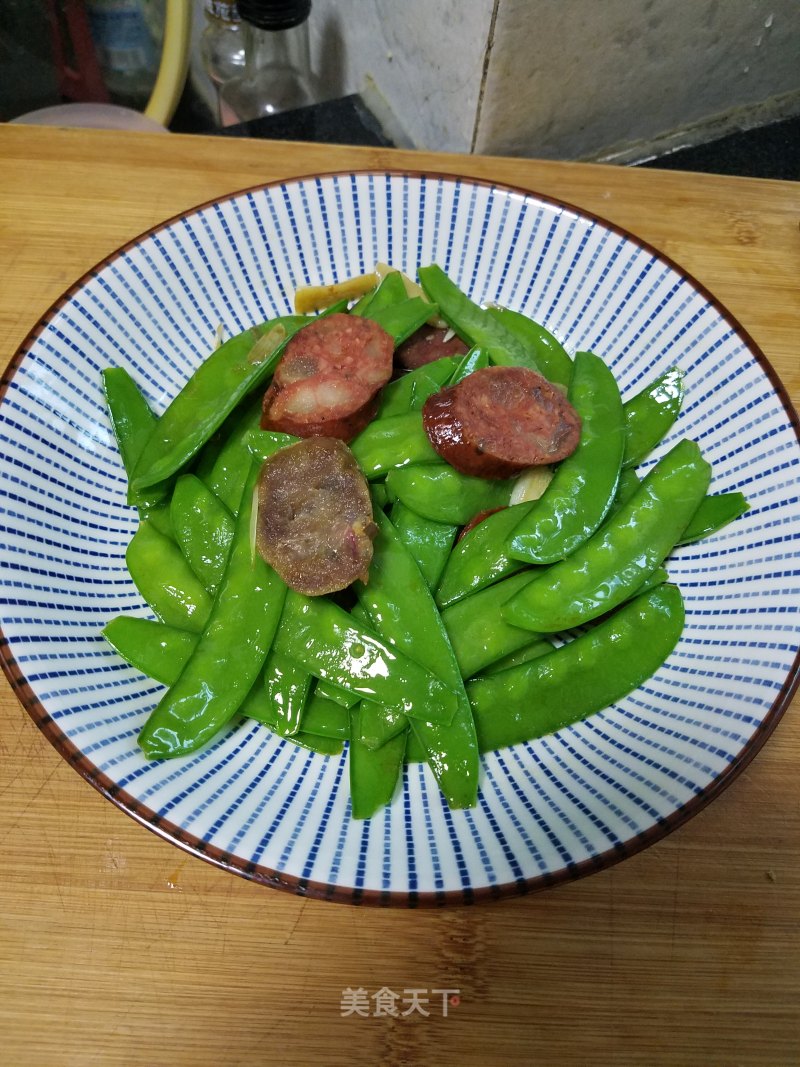 Fried Sausage with Snow Pea recipe