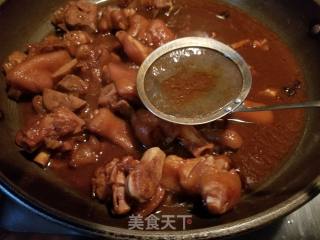 Stewed Pork Knuckles with Mushrooms and Chestnuts recipe