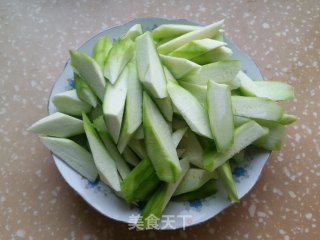 Stir-fried Loofah with Tomato recipe