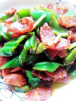 Stir-fried Sausage with Green Peppers recipe