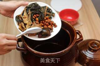 Guangdong Lao Huo Liang Soup-nan Bei Dried Apricot and Vegetable Soup to Benefit The Lung recipe