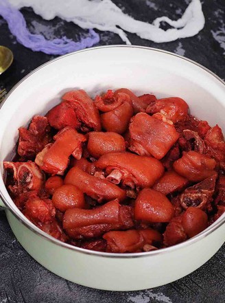 Braised Pig's Trotters with Red Lees recipe