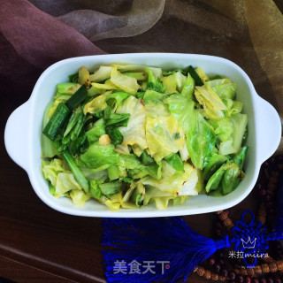 Stir-fried Cabbage with Green Garlic recipe