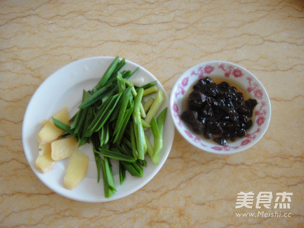 Pork Ribs with Soy Sauce and Potatoes recipe