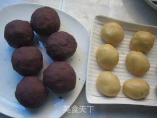 Mooncake with Red Bean, Lotus Paste and Egg Yolk recipe