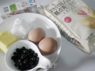 Crispy Topping Blueberry Popped Cupcakes recipe